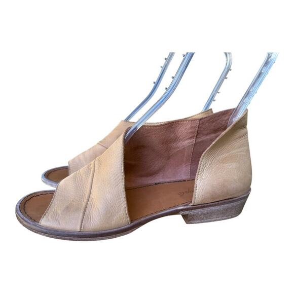 Free People Mont Blanc D'Orsay Sandal Women size 39.5 US 9.5 Tan Leather - Picture 2 of 5